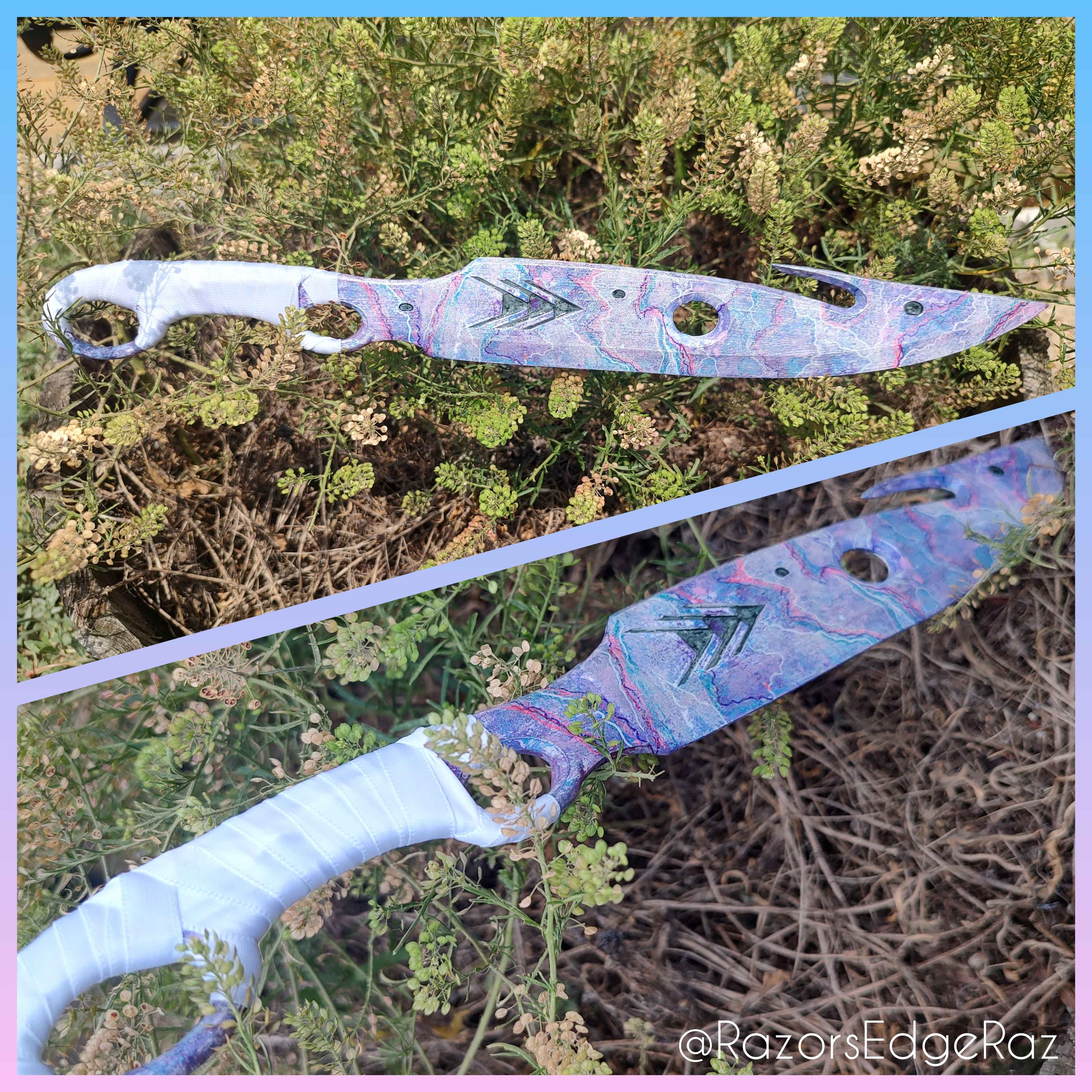 Hunter Knives - Custom Cosplay Props – RazorsEdgeRaz